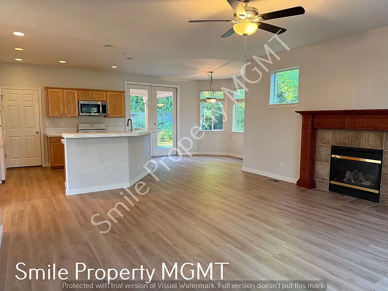 184 SW 105th Ter — Photo 4