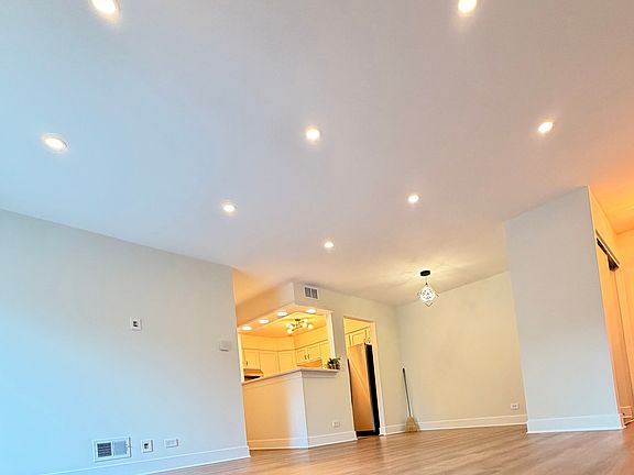 5th image of 7353 Blackburn Ave Unit 206