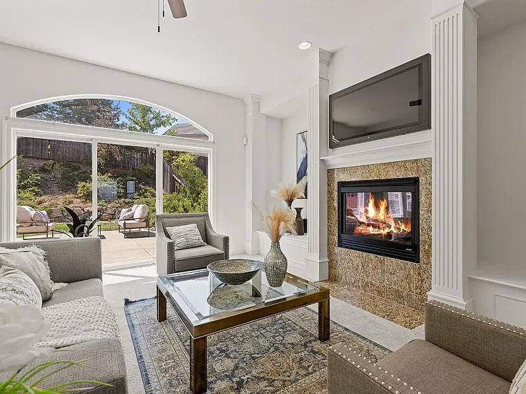 4066 Plateau Cir — Photo 33