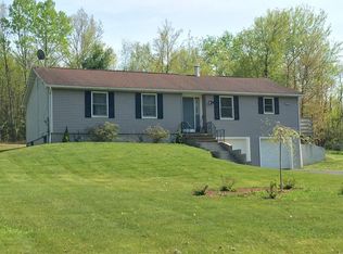 147 Bay Rd, Amherst, MA 01002