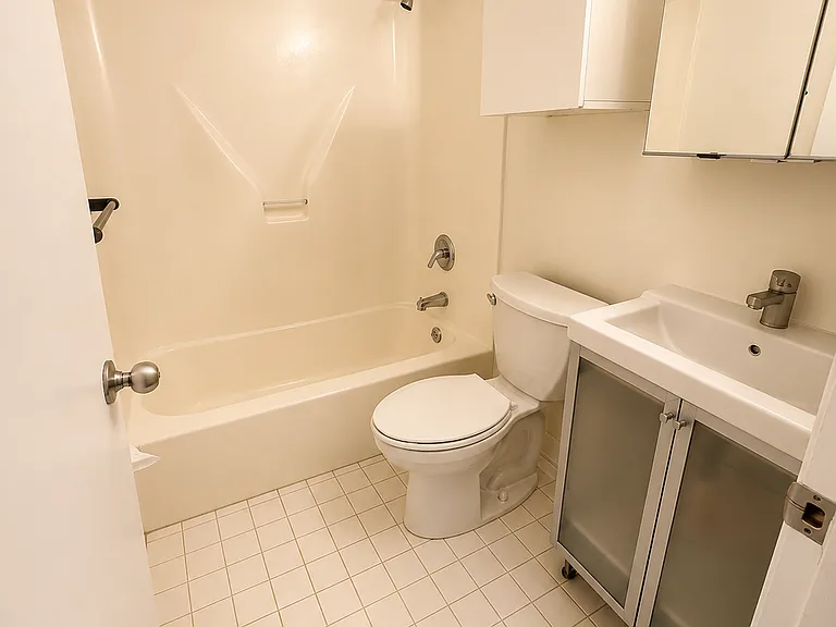 1251 Banks Aly NW #6 — Photo 13