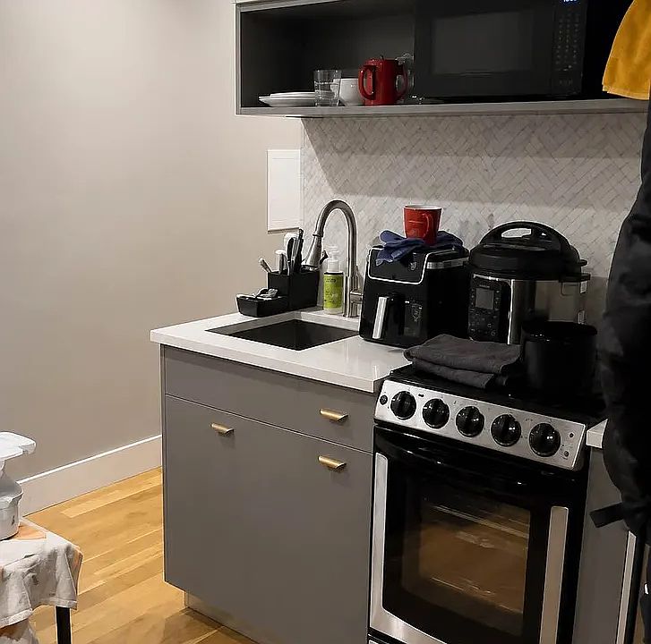 1st image of 97 Clay St #5