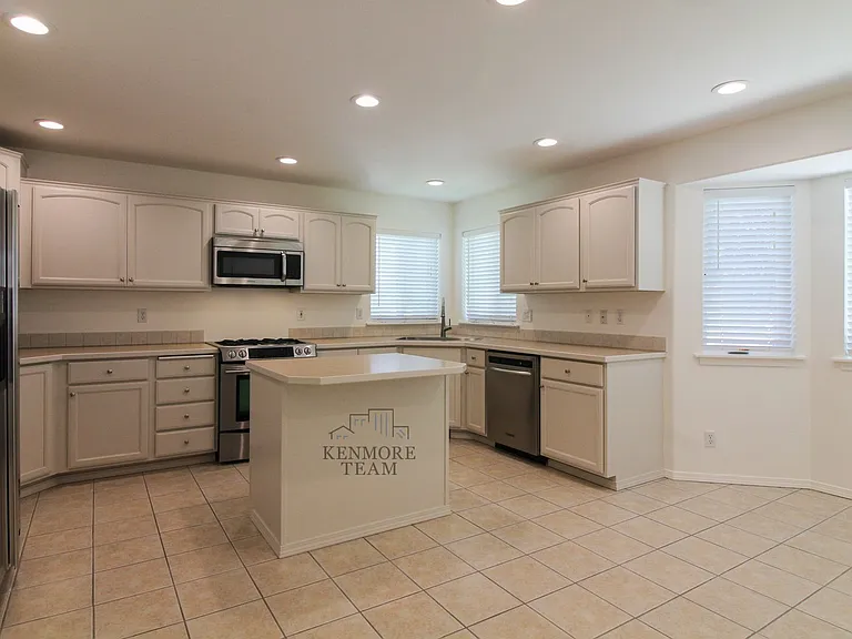 1776 Rowan Ct — Photo 3