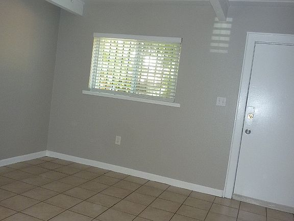 4th image of 691 Macarthur St APT C