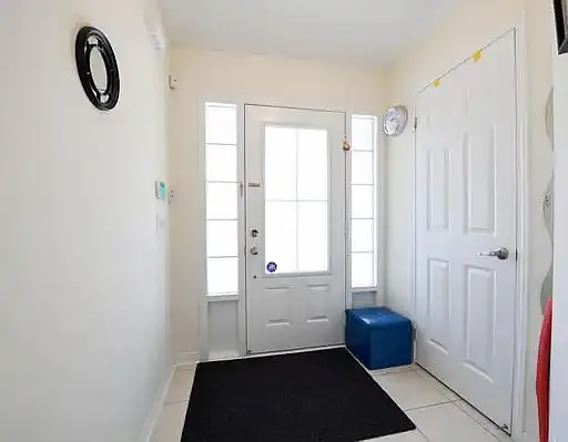 3 bed, 3.0 bath, $2,550 — Photo 2