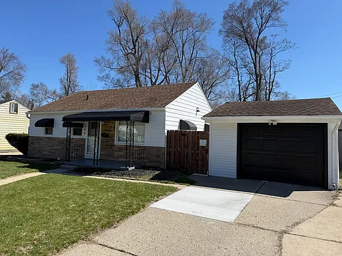 303 W Ainsworth St Photo 1