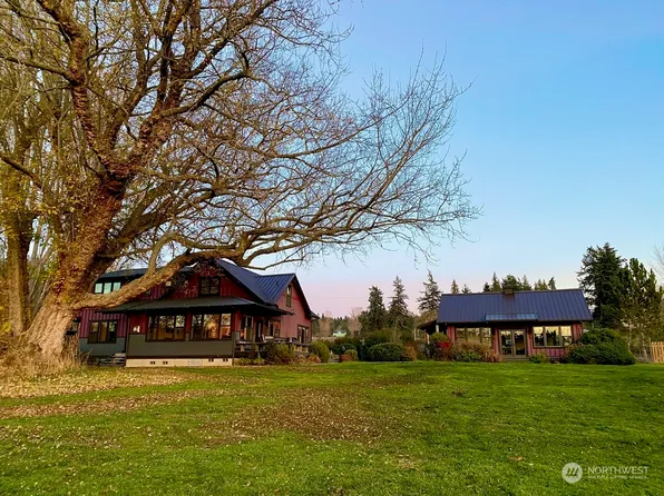 7140 Bailey Road, Clinton, WA 98236