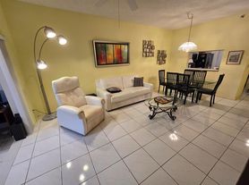 5084 Rose Hill Dr