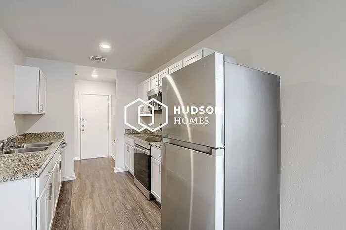 1001 S Terrace St — Photo 5