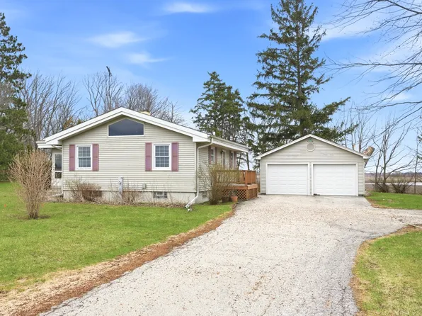 11530 S State Route 23, Marengo, IL 60152