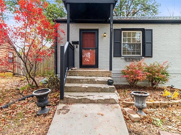 4th image of 101 E Pocahontas Ln