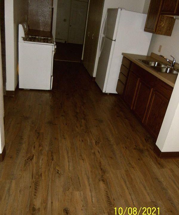 2nd image of 272 Minneapolis Ave S
