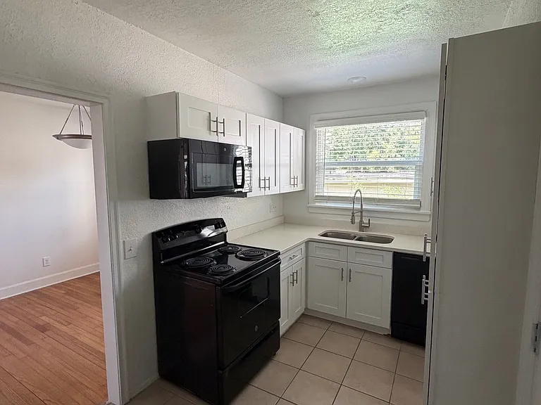2764 Vernon Ter #1 — Photo 8