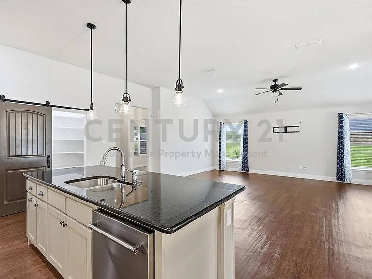 5013 Diamond Dr — Photo 18