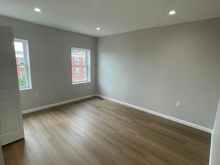 2038 Orleans St — Photo 12