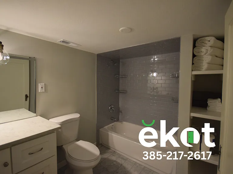382 N Wall St — Photo 10