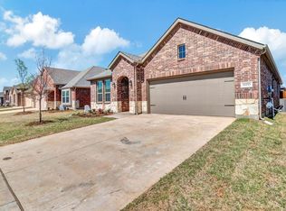 10233 Fountain Gate St, Aubrey, TX 76227