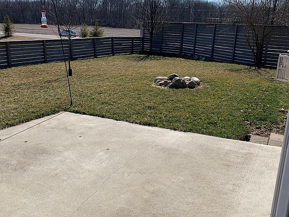 3rd image of 60396 Fergusson Dr