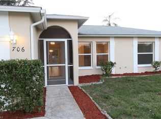706 SW 10th Pl, Cape Coral, FL 33991