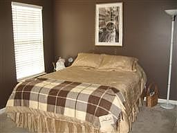 Guest Bedroom - Ample room for queen size bed as well other furnishings