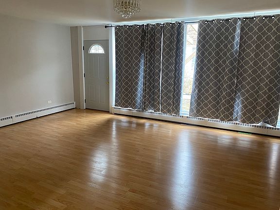 3rd image of 3018 W Granville Ave