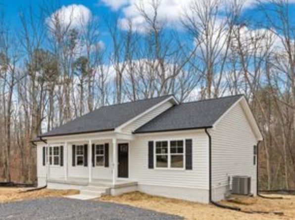 61 Hemlock Ln