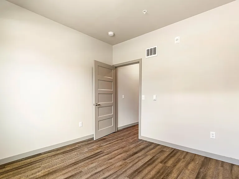 221 Prince Ave — Photo 15