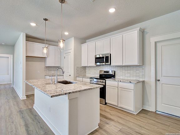 2nd image of 3543 Starbright Drive