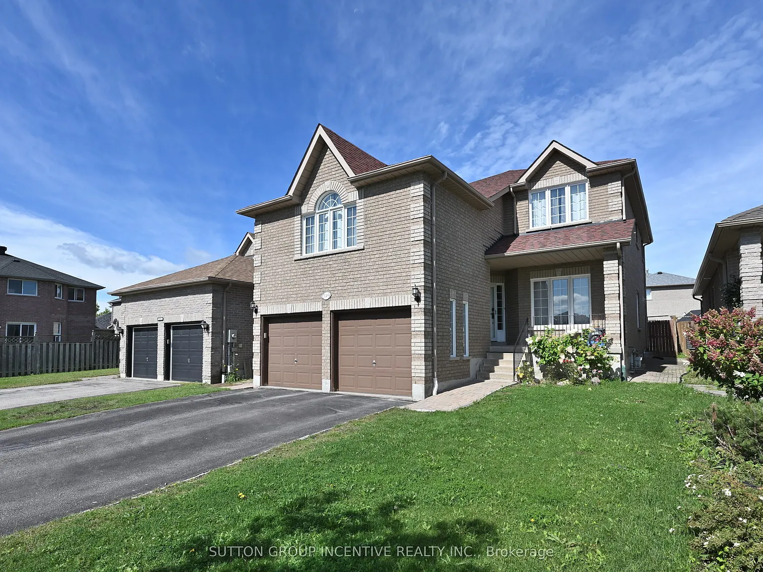 4 bed, $3,200 — Photo 2