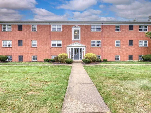 23492 David Dr #D208, North Olmsted, OH 44070