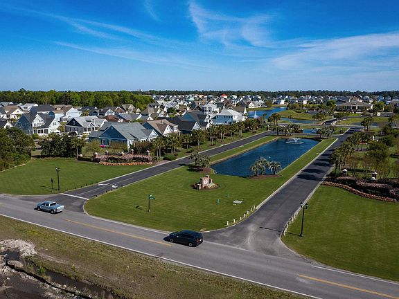 4th image of 401 Plantation Oaks Dr.