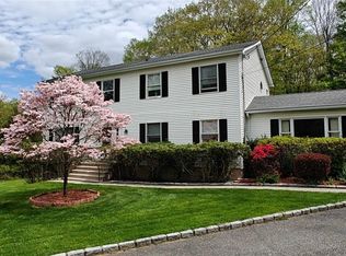 182 Gleneida Ridge Rd, Carmel, NY 10512