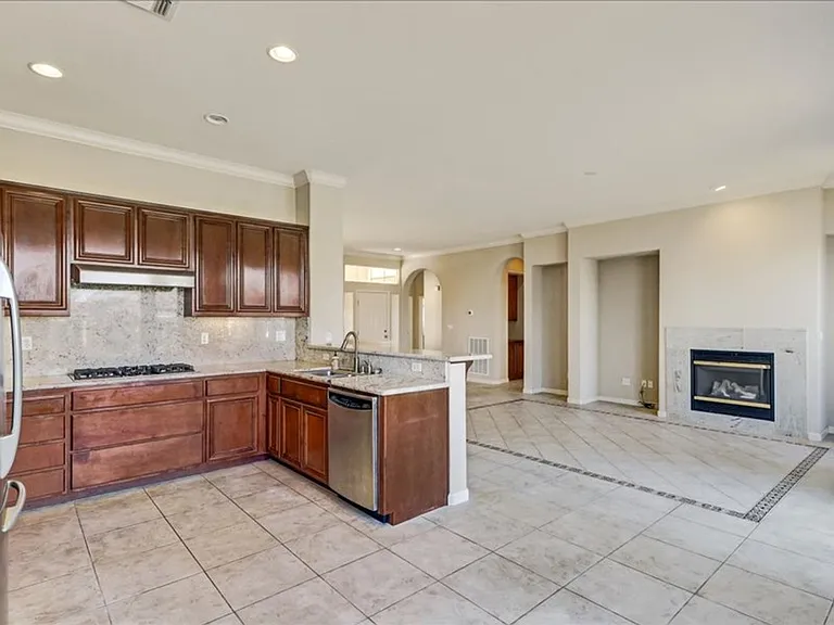 507 Arlington Dr — Photo 18