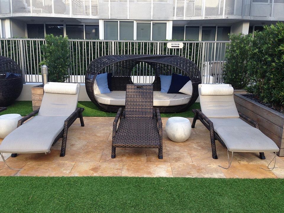 Poolside Lounge Chairs
