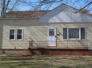 5902 Miller Rd, Niagara Falls, NY 14304