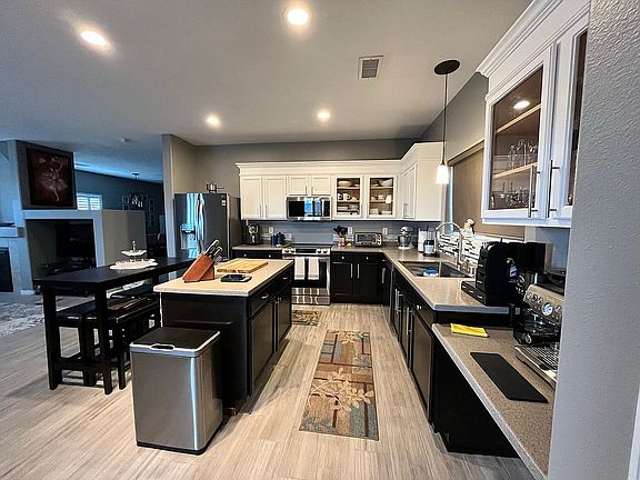 3rd image of 3326 Marino Dr SE