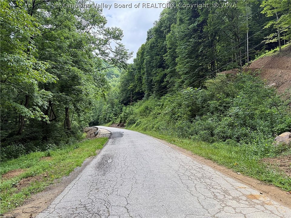 1st image of 325 Big Ugly Rd E
