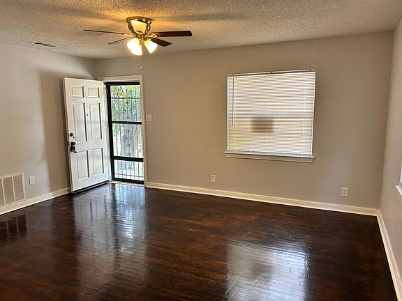 4th image of 807 Northside Dr