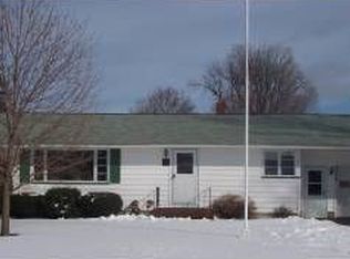4070 Circle Dr, Williamson, NY 14589