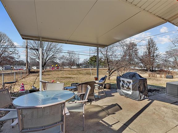 5th image of 1275 Swan Dr
