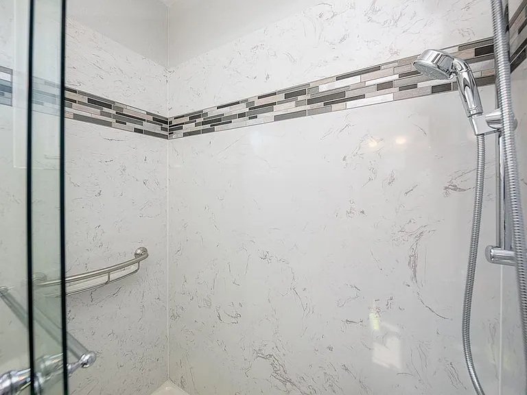 4380 Moreland Dr — Photo 10