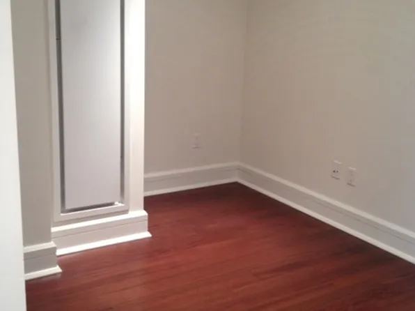 60 Riverside Boulevard image 3 of 9