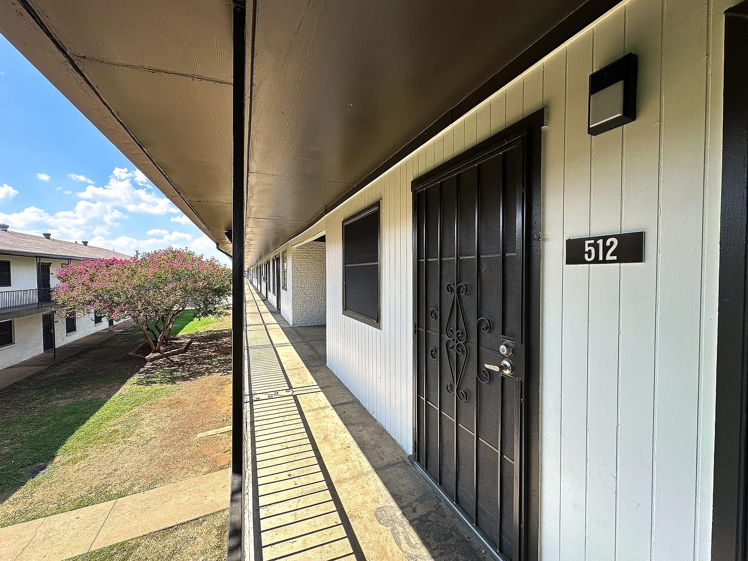 Southgate Manor Apartments — Photo 2