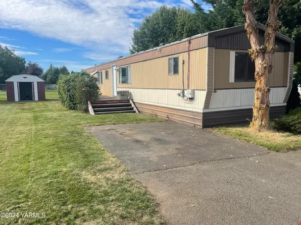710 State Route 821 Unit 70, Yakima, WA 98901