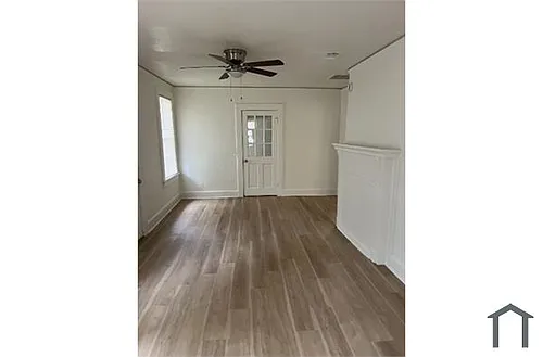 2823 Lee St Photo 1
