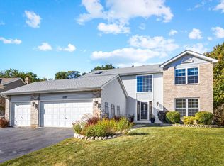 1590 Arquilla Dr, Algonquin, IL 60102