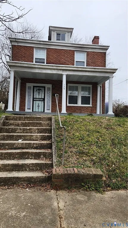 3 bed, 2.0 bath, 1490 sqft, $1,350 — Photo 1
