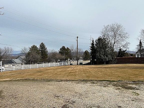 2nd image of 10225 W Victory Rd