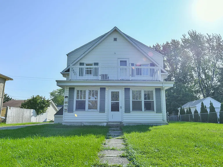 309 S Erie St — Photo 15