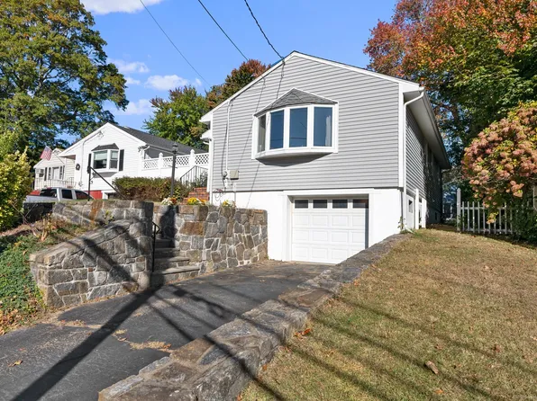 130 Park St, Stratford, CT 06614